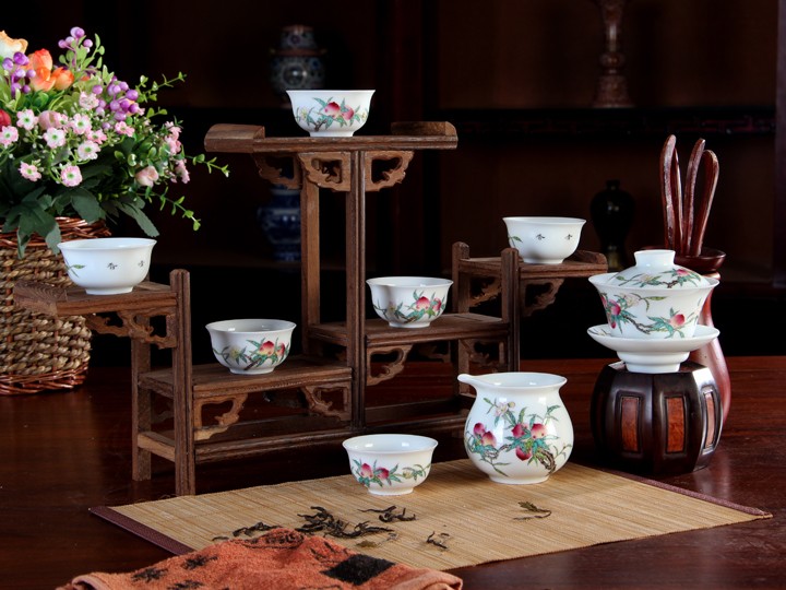 手绘千年寿桃茶具